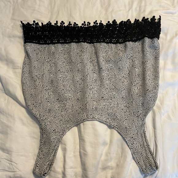 Chiffon tank with knit trim - Picture 2 of 3